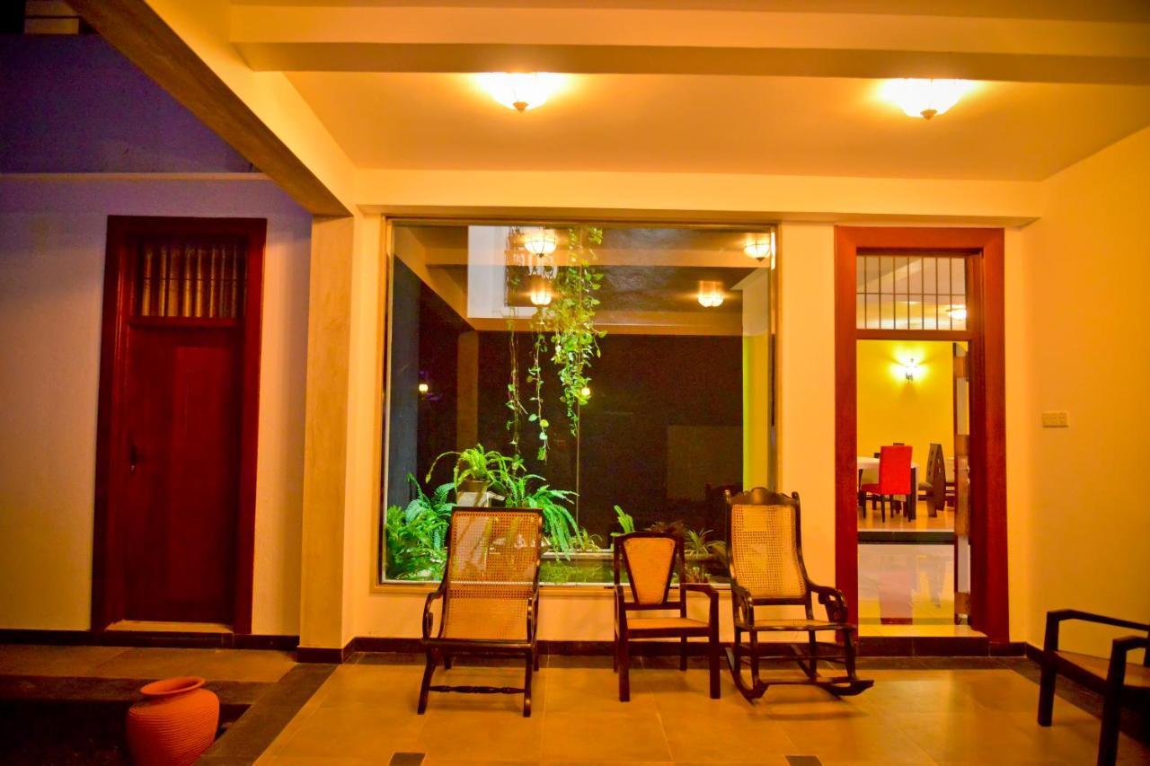 Siluni'S Villa Anuradhapura Eksteriør bilde