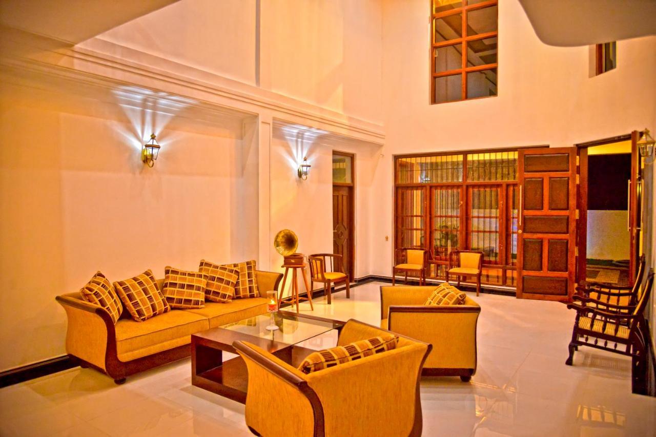 Siluni'S Villa Anuradhapura Eksteriør bilde