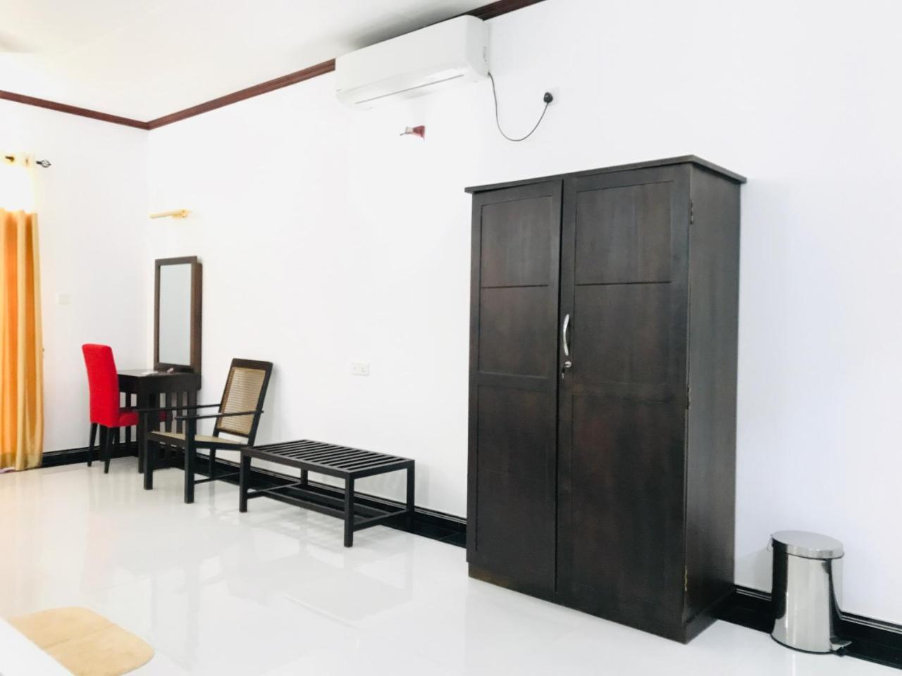 Siluni'S Villa Anuradhapura Eksteriør bilde
